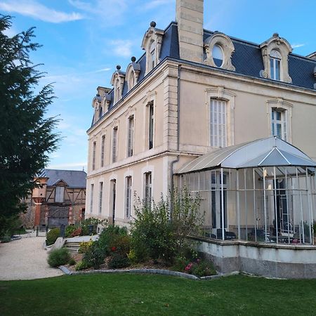 Les 5 Escales Acomodação com café da manhã Parthenay Exterior foto