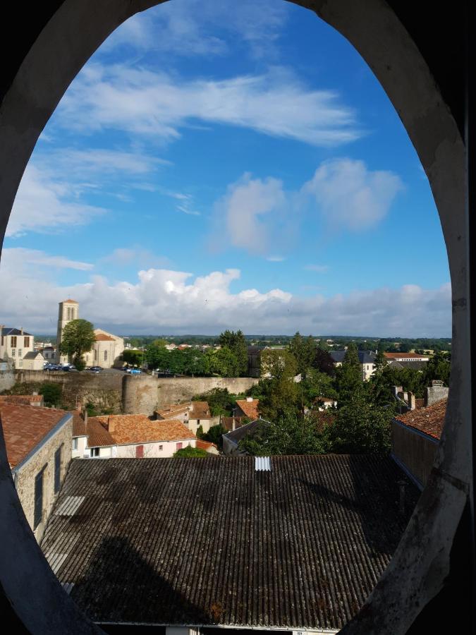 Les 5 Escales Acomodação com café da manhã Parthenay Exterior foto