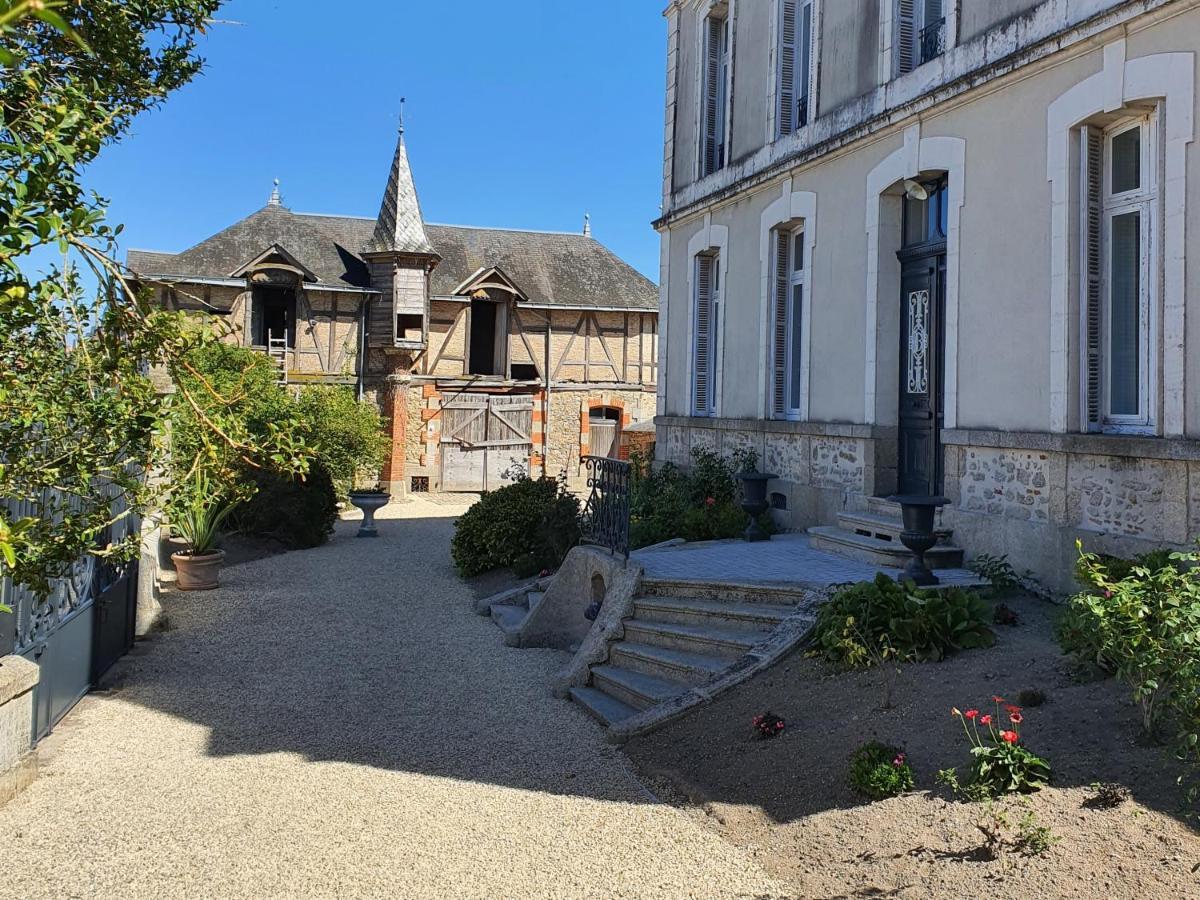 Les 5 Escales Acomodação com café da manhã Parthenay Exterior foto